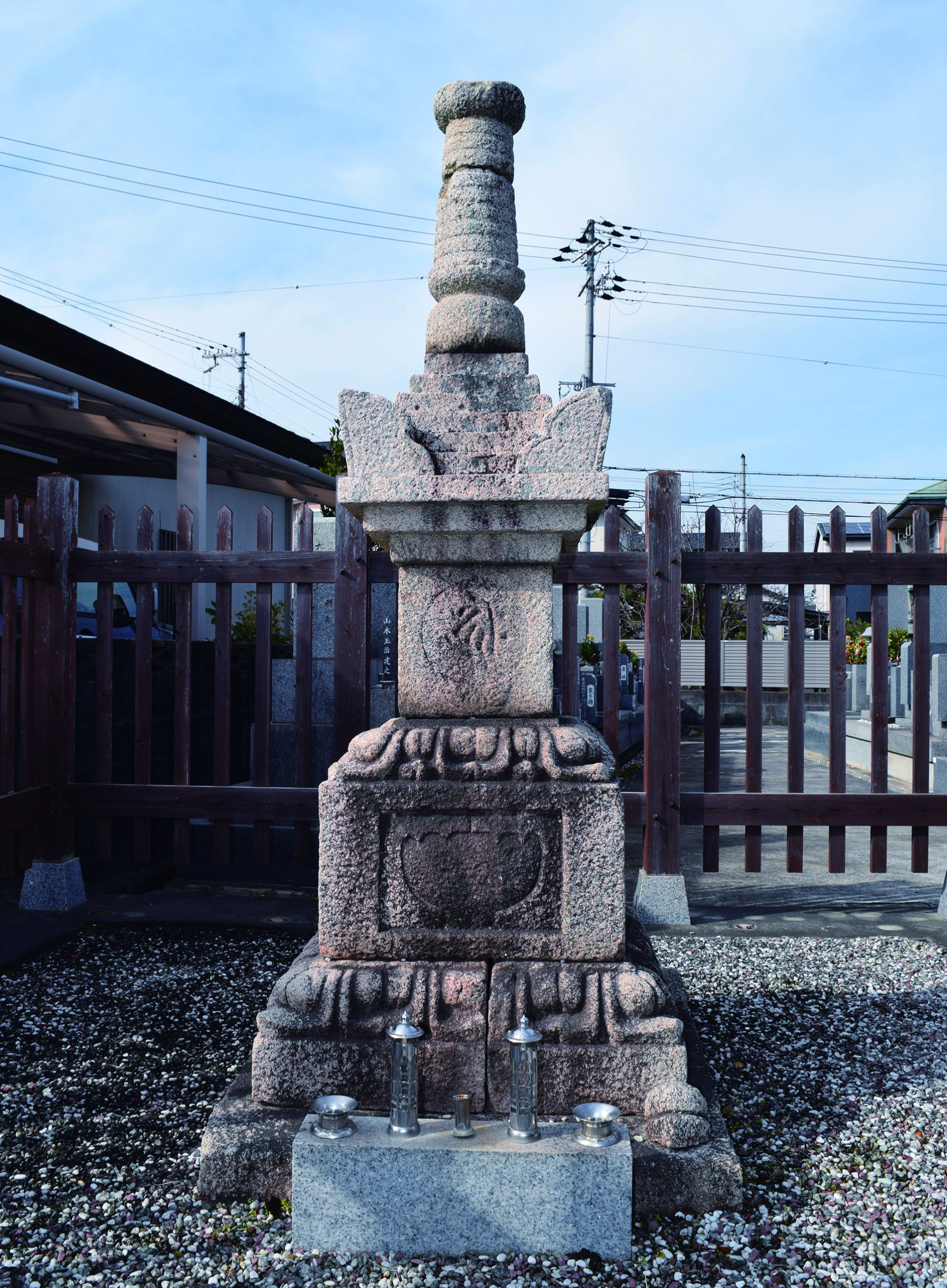 良野の宝篋印塔