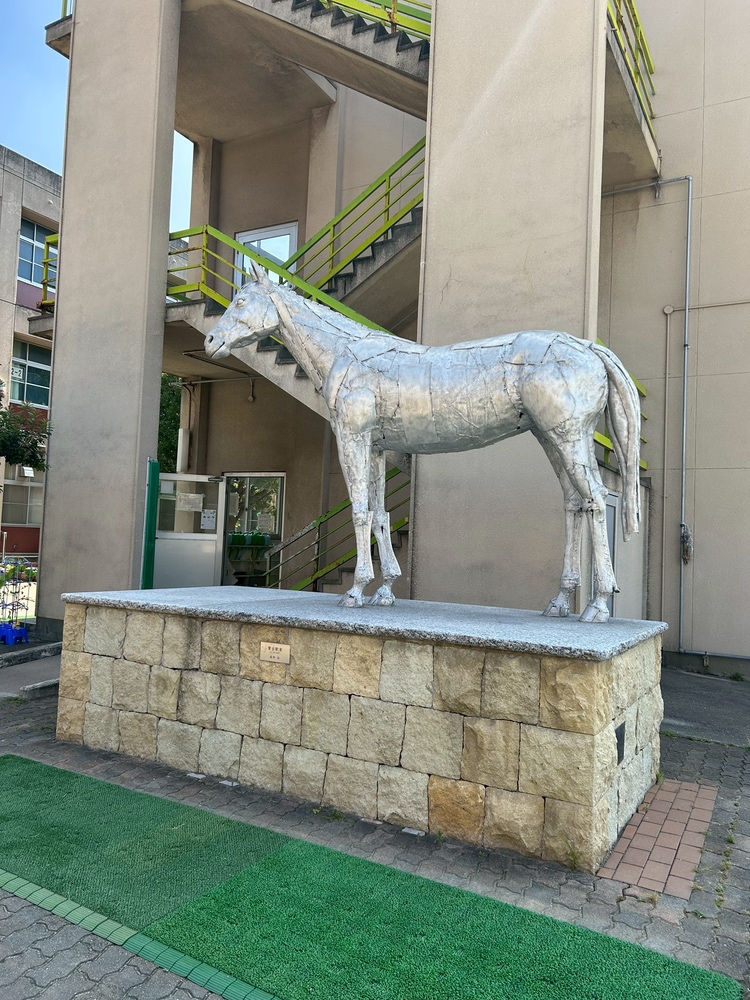 賀古駅家の馬のモニュメント